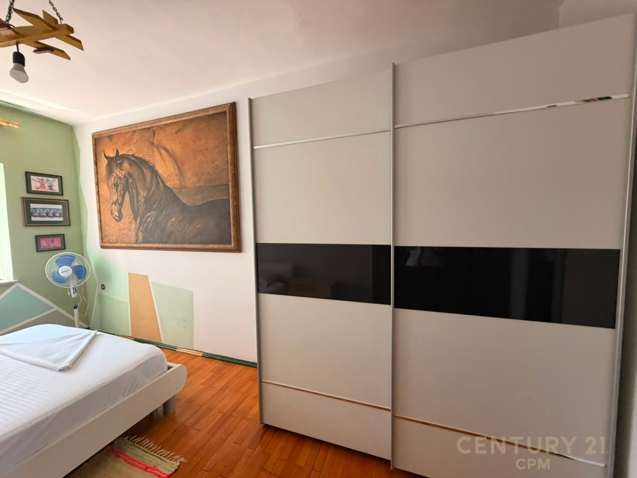 APARTMENT 1+1 FOR RENT NEAR WILLSON SQUARE!