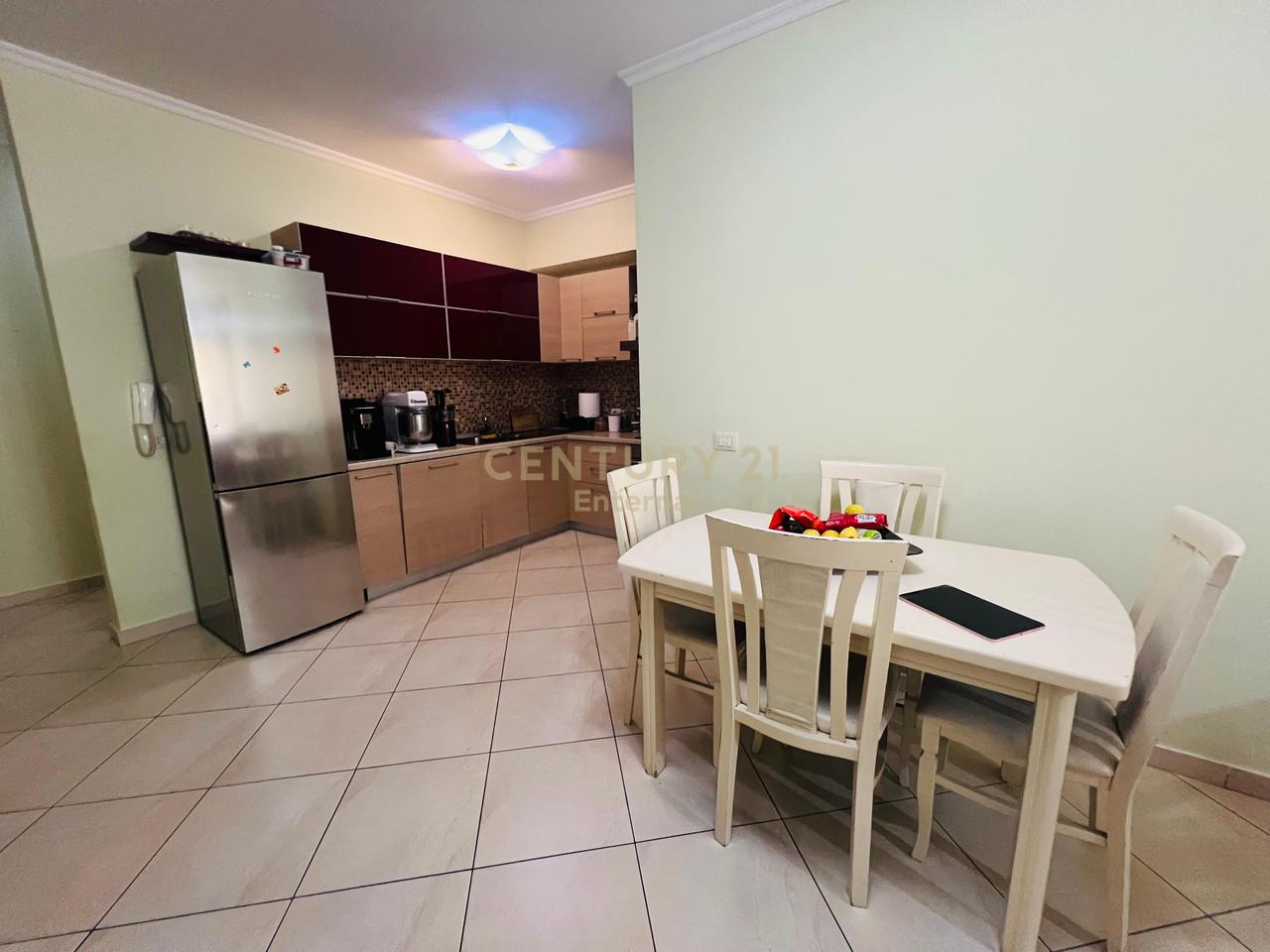 Apartament 2+1+2 Me Qira prane Ish ATSH