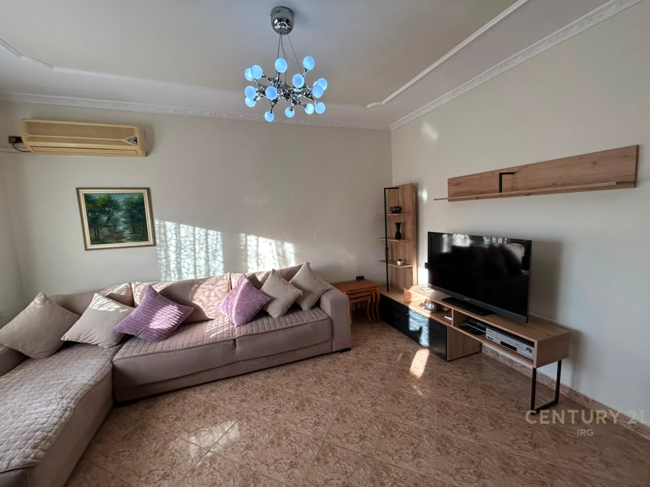 APARTAMENT 1+1 ME QERA.