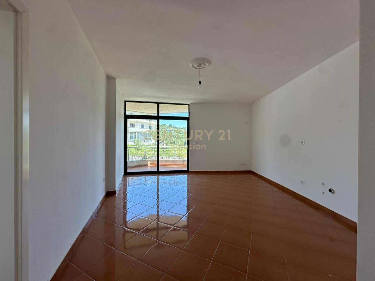 APARTAMENT 1+1 NE SHITJE TEK SHKEMBI I KAVAJES, DURRES