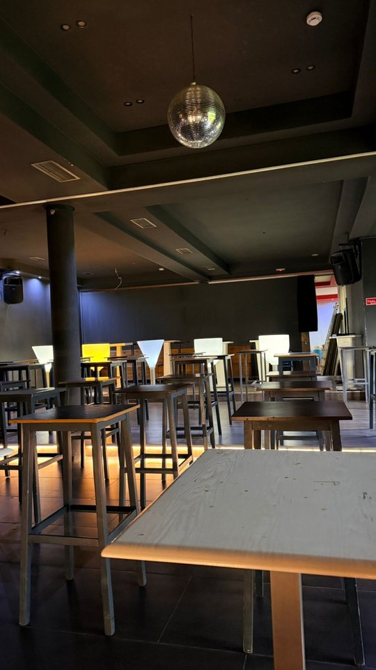 KOMPLEKS BANIMI DHE BIZNESI PËR SHITJE NË KORÇË – INVESTIM IDEAL PËR TURIZËM DHE AKTIVITETE SHËRBIMI