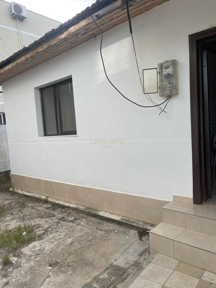Casa privata 2+1 in vendita – Via Ali Derhemi, Tirana
