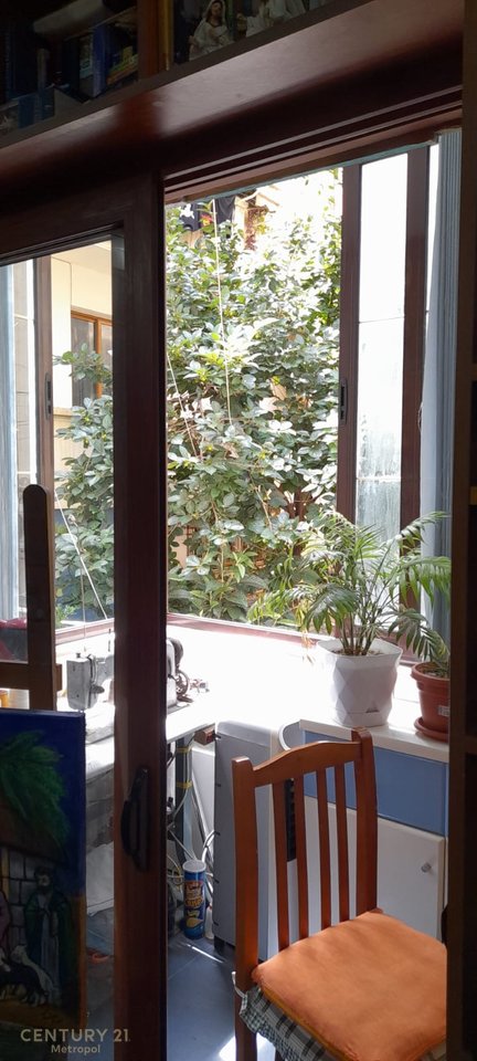 Apartament 1+1 për Shitje pranë Kupolës, Laprakë