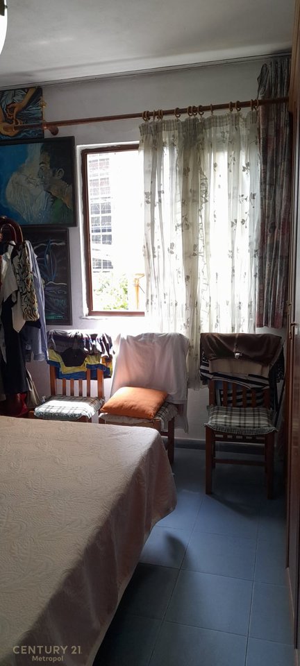 Apartament 1+1 për Shitje pranë Kupolës, Laprakë