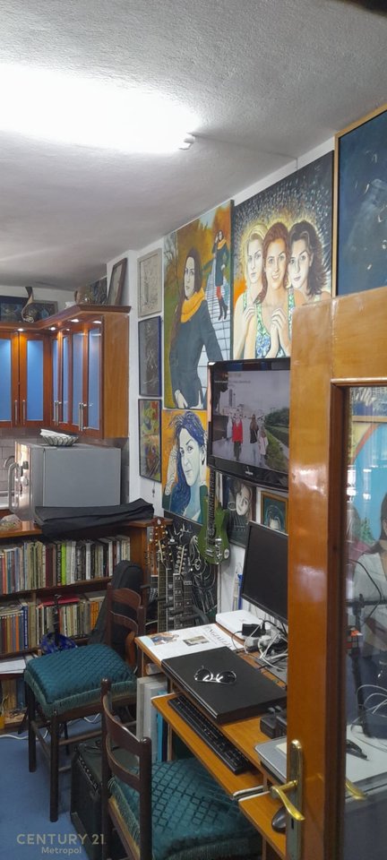 Apartament 1+1 për Shitje pranë Kupolës, Laprakë