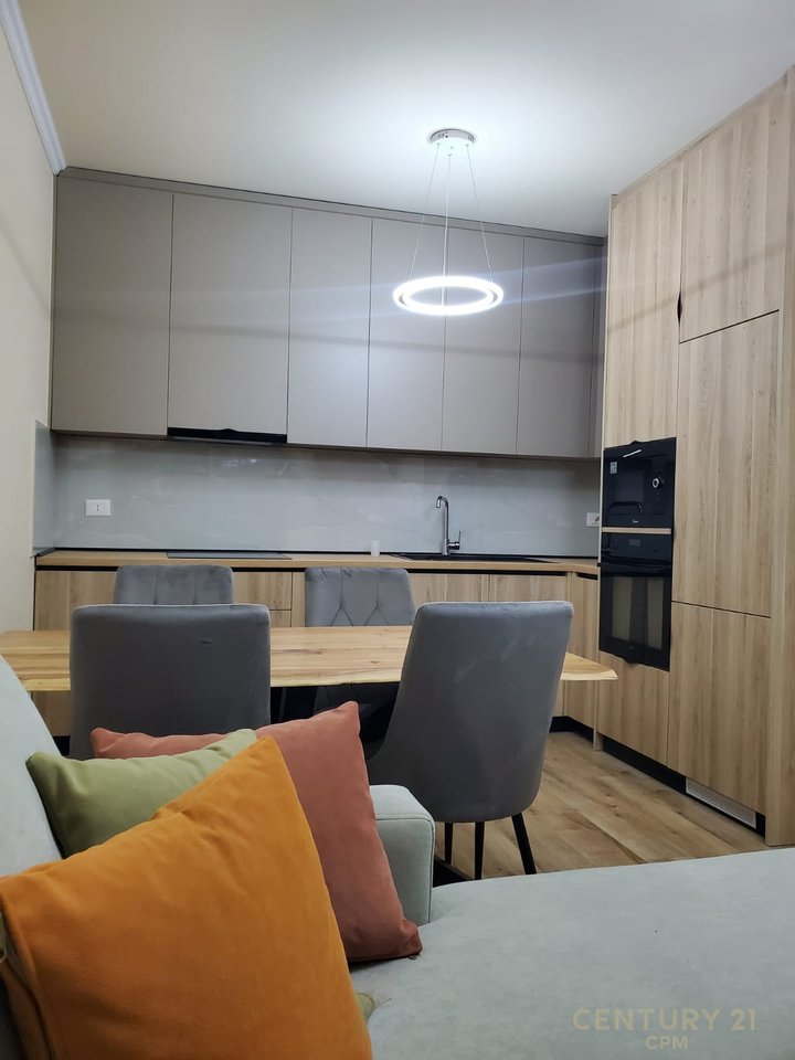 APARTAMENT 1+1 ME POST PARKIMI PER QIRA  PRANE LIQENIT TE TIRANES