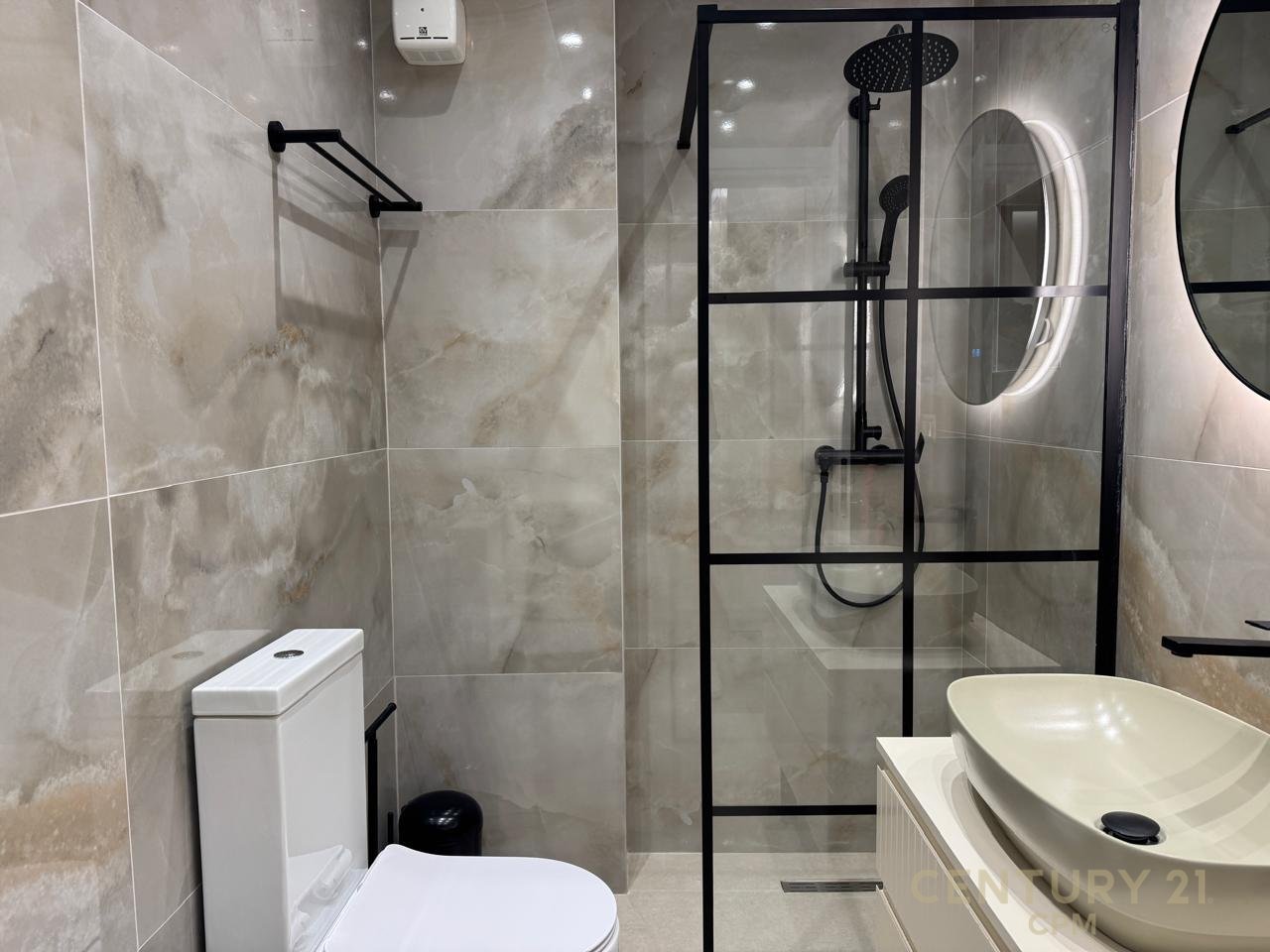 Apartament 2+1 per qira tek Selvia