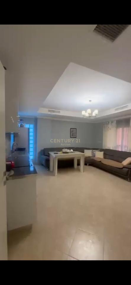 For sale 2+1+2 and garage, Kamez.
(click for video)