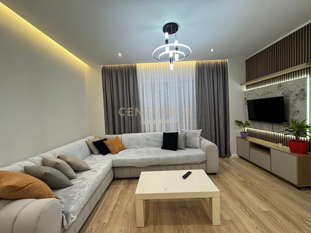 SHESIM APARTAMENT 2+1 PRANE ELEONORES!