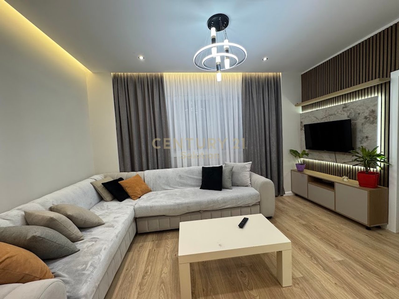 SHESIM APARTAMENT 2+1 PRANE ELEONORES!