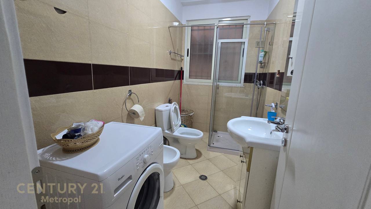 We rent a 2+1 apartment in Fresk, at the beginning of Dalip Topi street!
