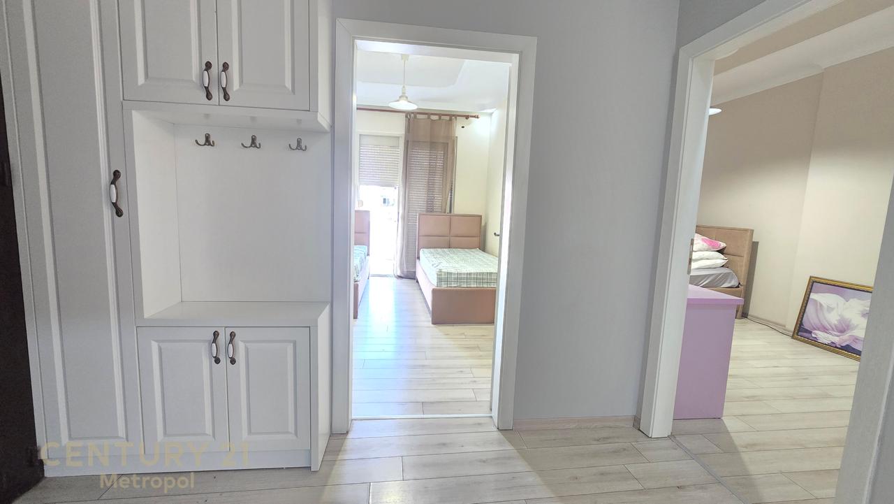 We rent a 2+1 apartment in Fresk, at the beginning of Dalip Topi street!
