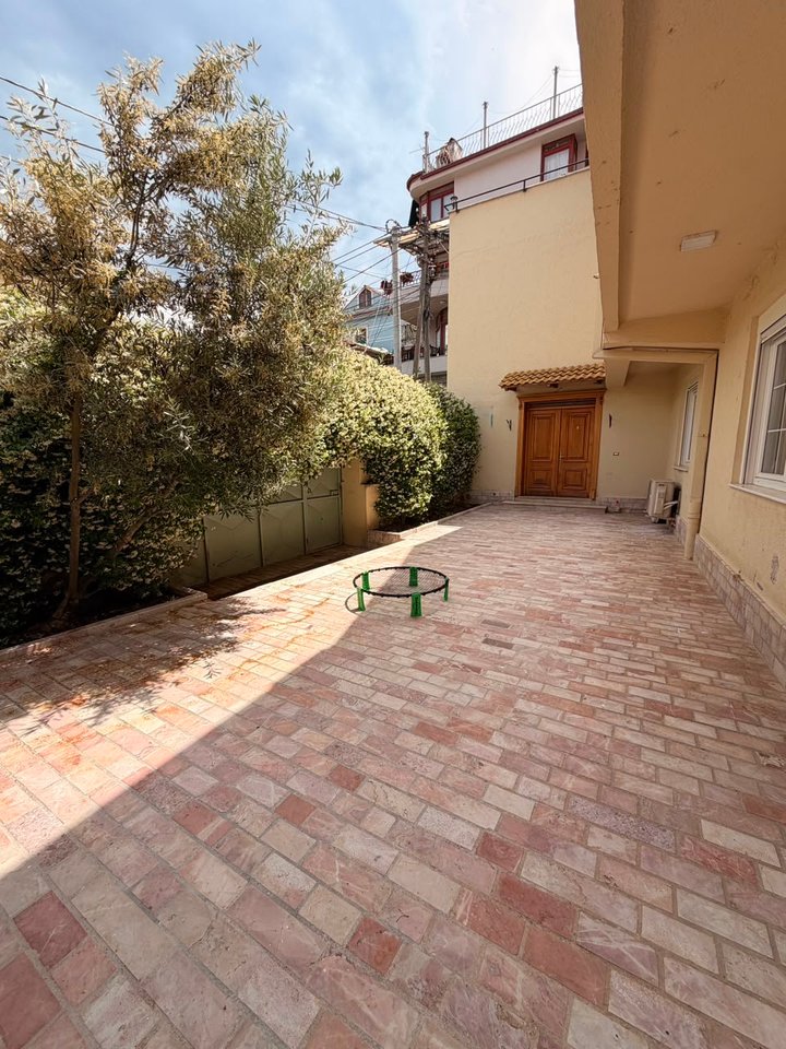 VILLA IN VENDITA NEL QUARTIERE DI TOPLEC, POGRADEC !!!
