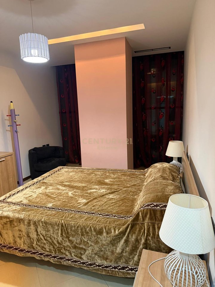 Shitet Apartament 2+1 ne ish-Bllok