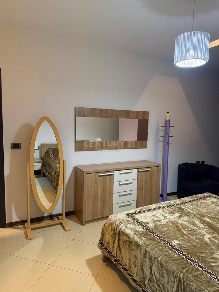 Shitet Apartament 2+1 ne ish-Bllok