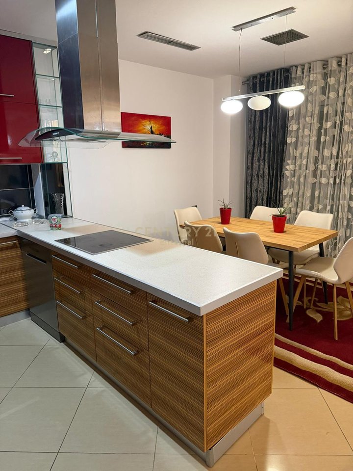Shitet Apartament 2+1 ne ish-Bllok