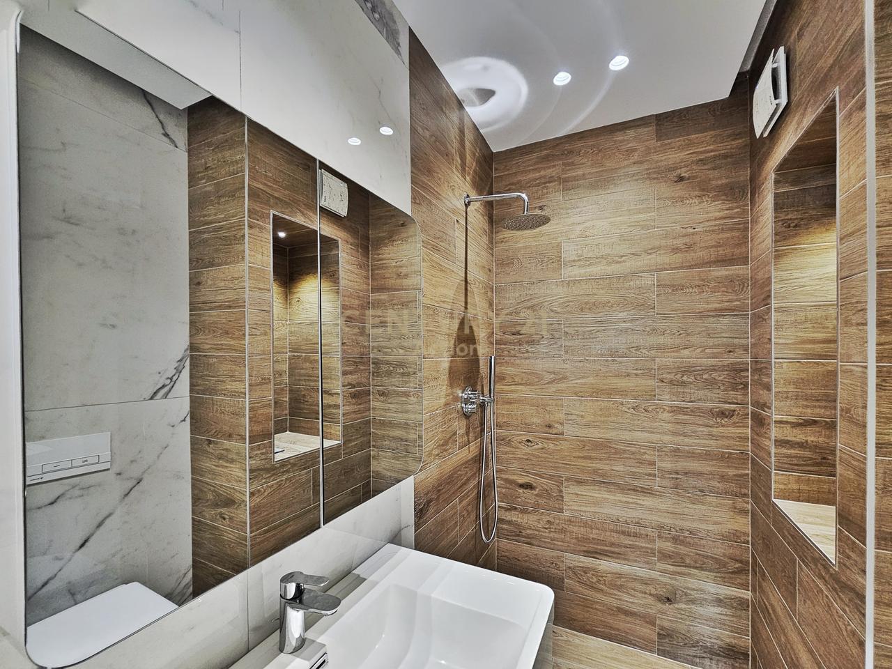 🏡 Jepet me Qira Apartament 3+1 në Zonën e 21 Dhjetorit, Tiranë