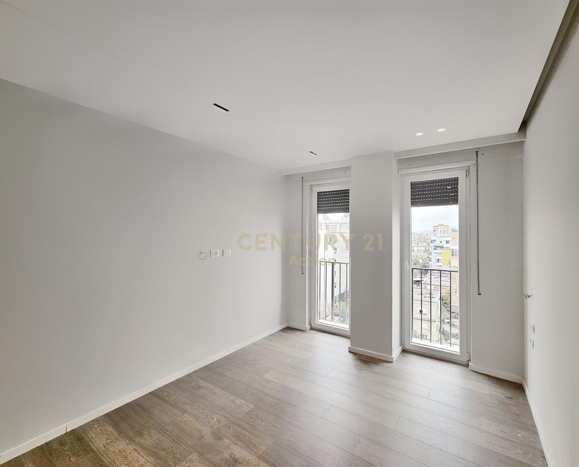 🏡 Jepet me Qira Apartament 3+1 në Zonën e 21 Dhjetorit, Tiranë