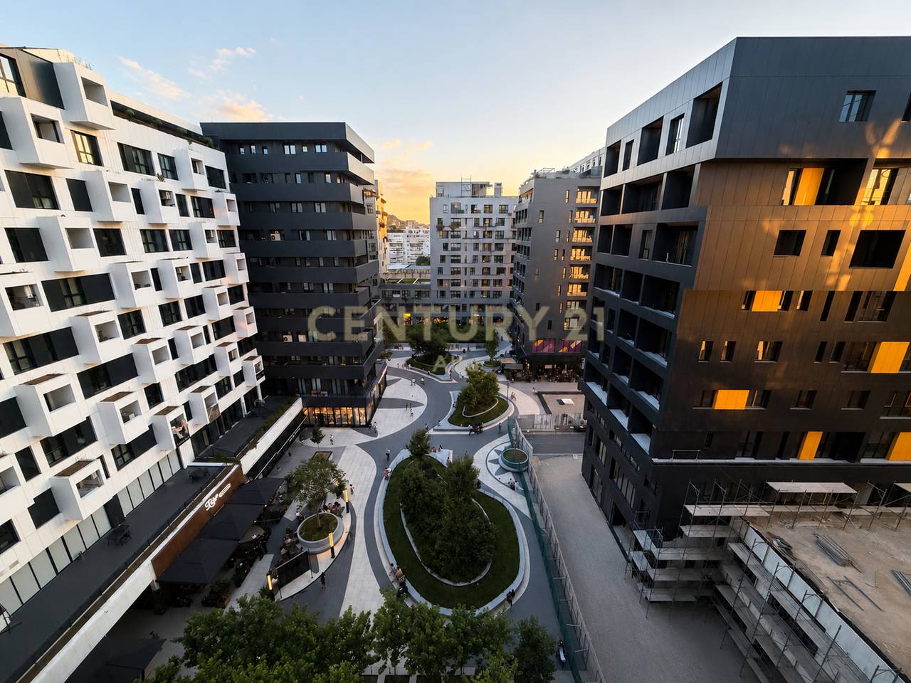 AFFITTASI LOCALE VUOTO 57m² - PRESSO SQUARE 21