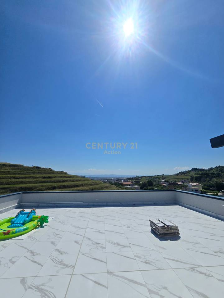 🏡 3-Storey House for Sale with Panoramic Terrace