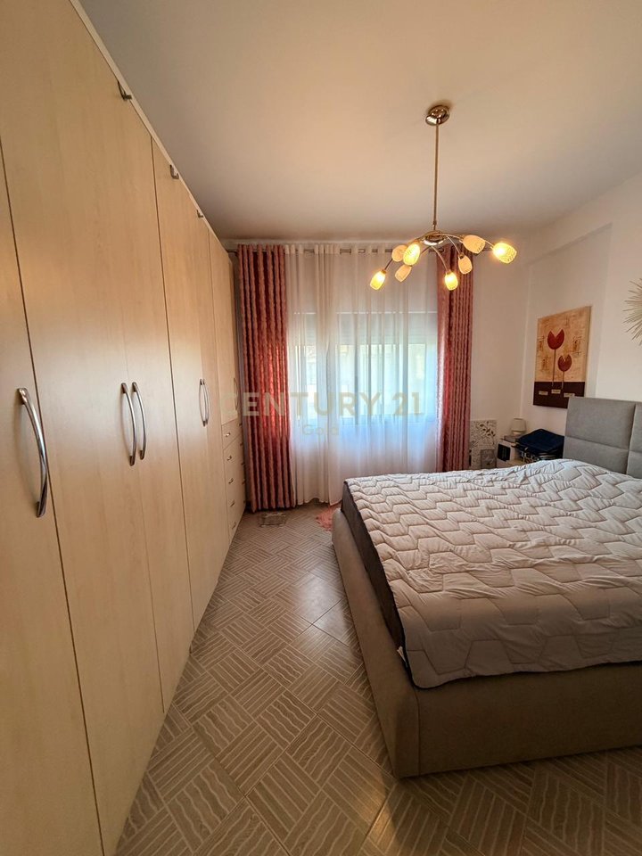 Jepet me qera apartament 1+1 Astir