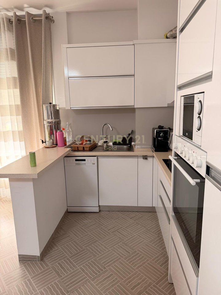 Jepet me qera apartament 1+1 Astir