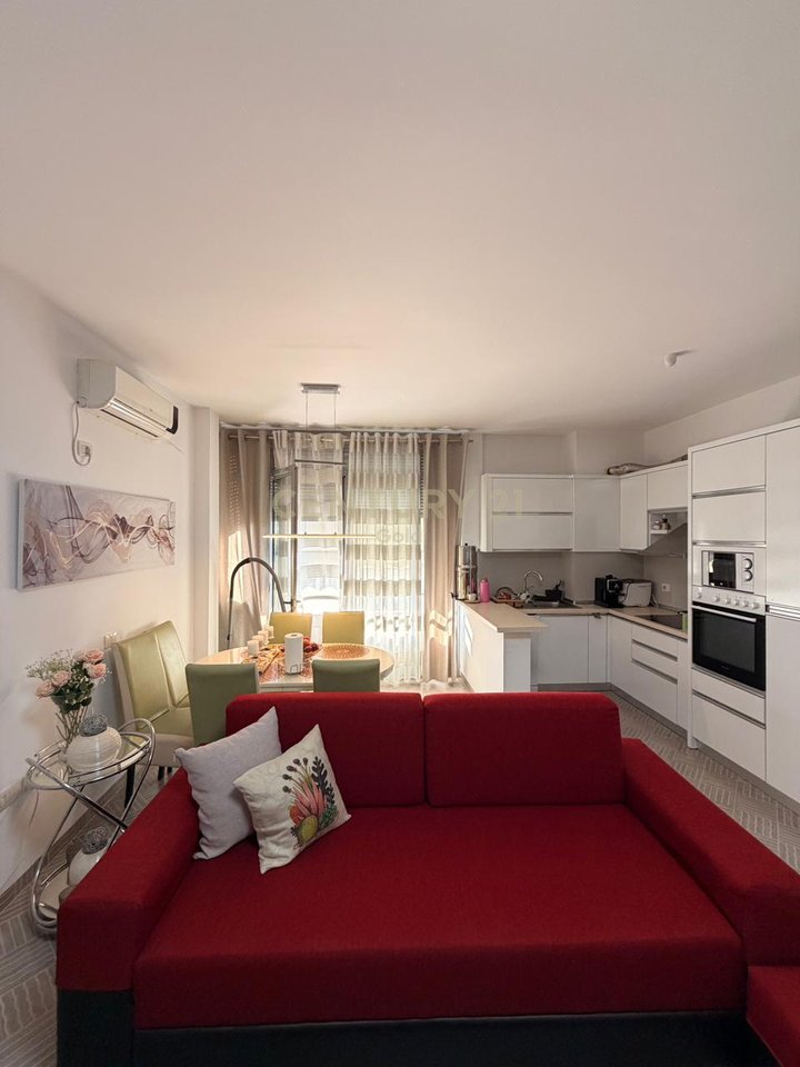 Jepet me qera apartament 1+1 Astir