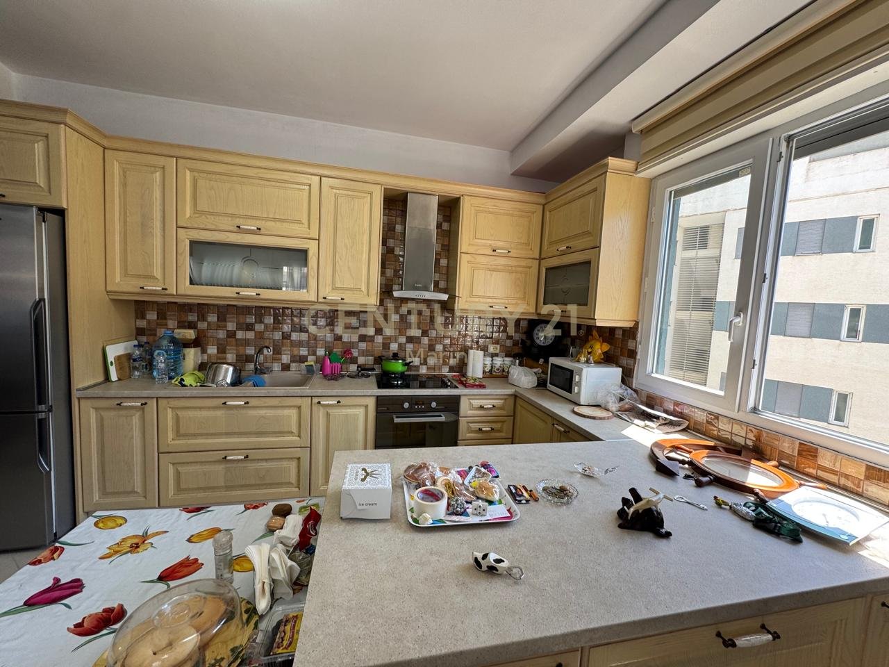 APARTAMENT 2+1+2 PER SHITJE,PRANE KONSULLATES ITALIANE NE LUNGOMARE!