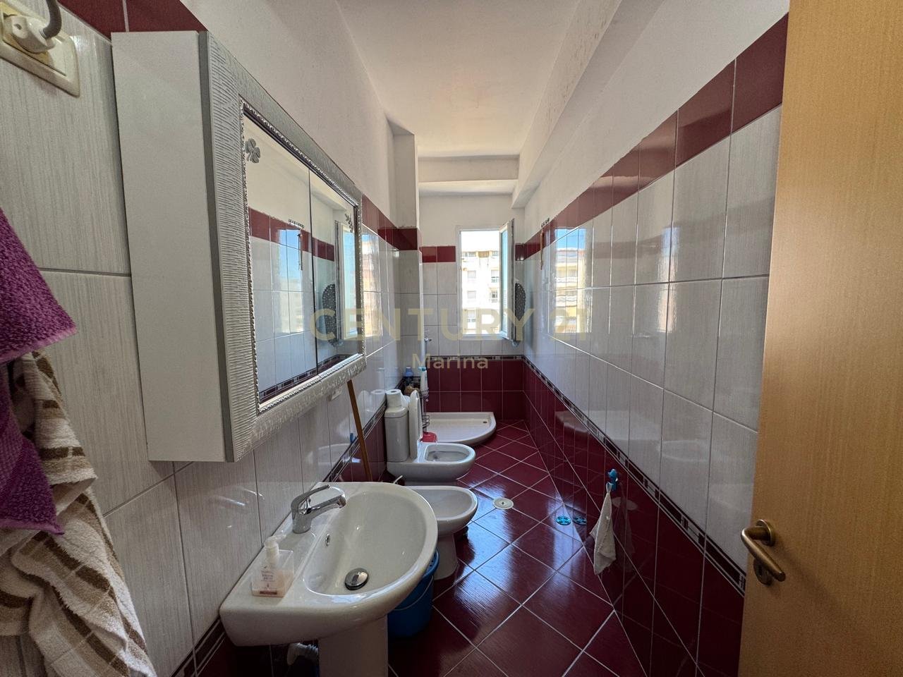 APARTAMENT 2+1+2 PER SHITJE,PRANE KONSULLATES ITALIANE NE LUNGOMARE!