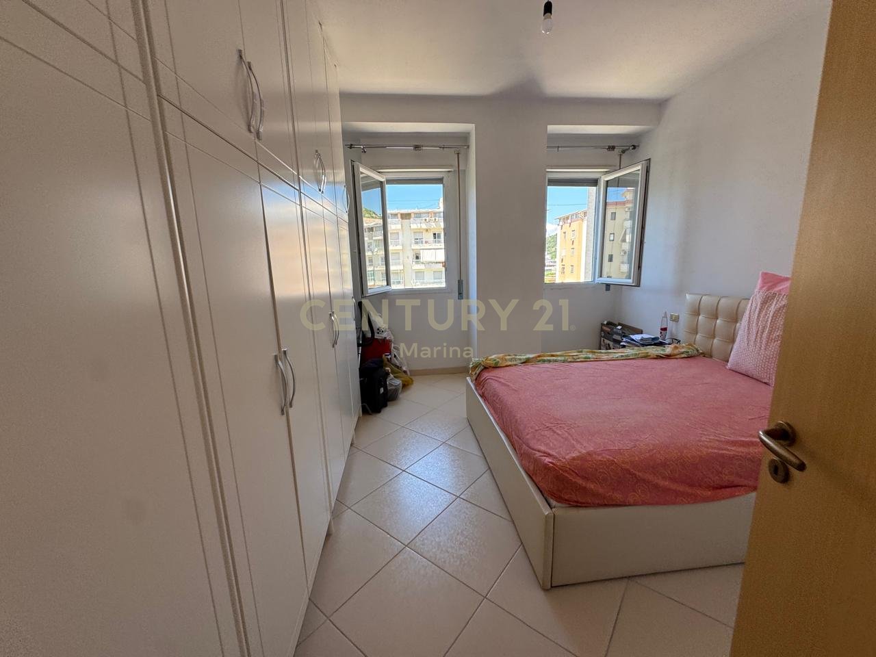 APARTAMENT 2+1+2 PER SHITJE,PRANE KONSULLATES ITALIANE NE LUNGOMARE!