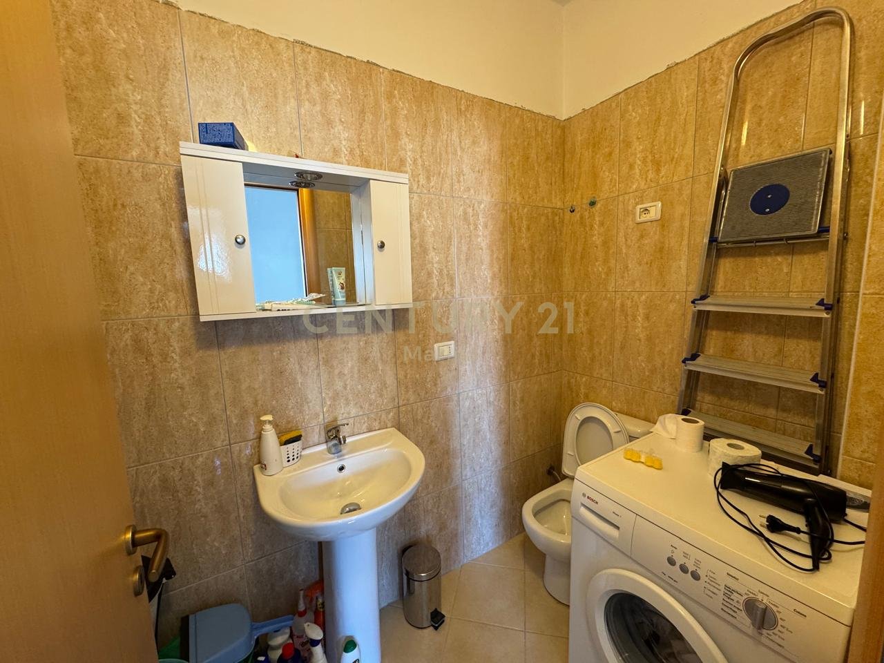 APARTAMENT 2+1+2 PER SHITJE,PRANE KONSULLATES ITALIANE NE LUNGOMARE!