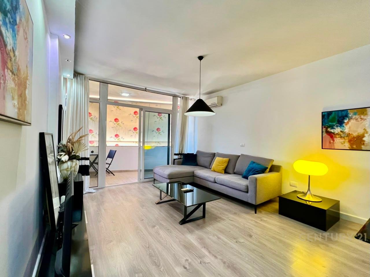 QIRA, APARTAMENT MODERN 1️⃣➕1️⃣, RRUGA KAVAJËS‼️