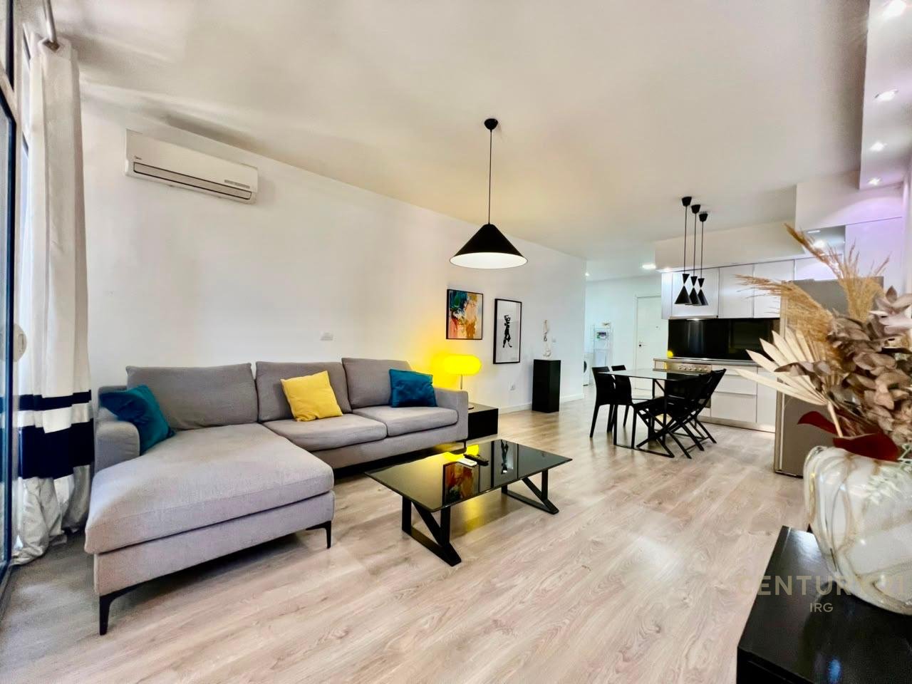 QIRA, APARTAMENT MODERN 1️⃣➕1️⃣, RRUGA KAVAJËS‼️