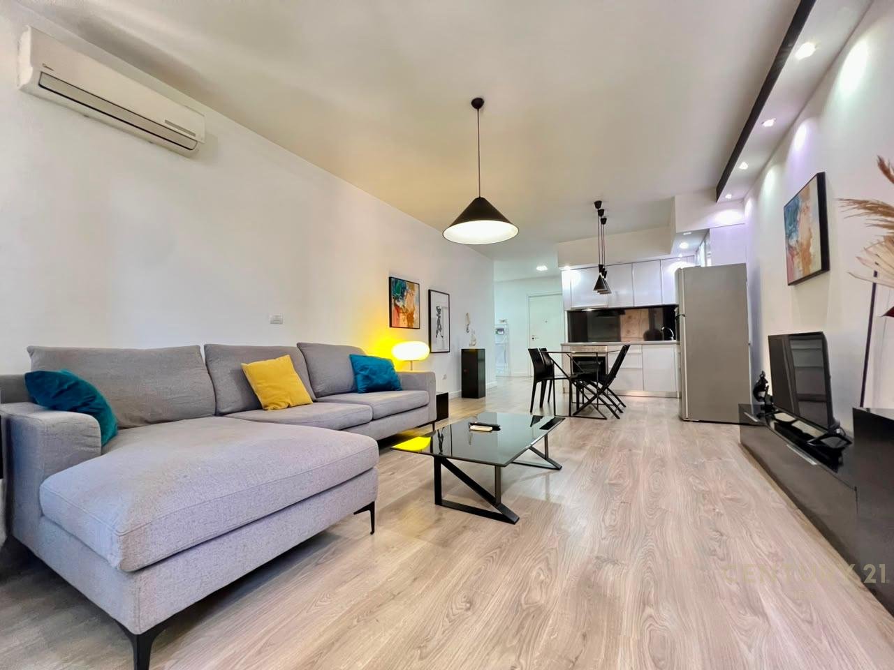 QIRA, APARTAMENT MODERN 1️⃣➕1️⃣, RRUGA KAVAJËS‼️