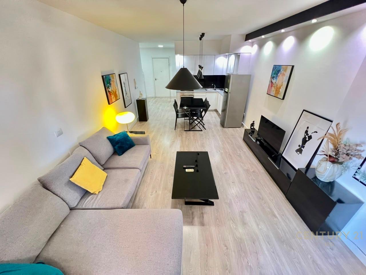 QIRA, APARTAMENT MODERN 1️⃣➕1️⃣, RRUGA KAVAJËS‼️
