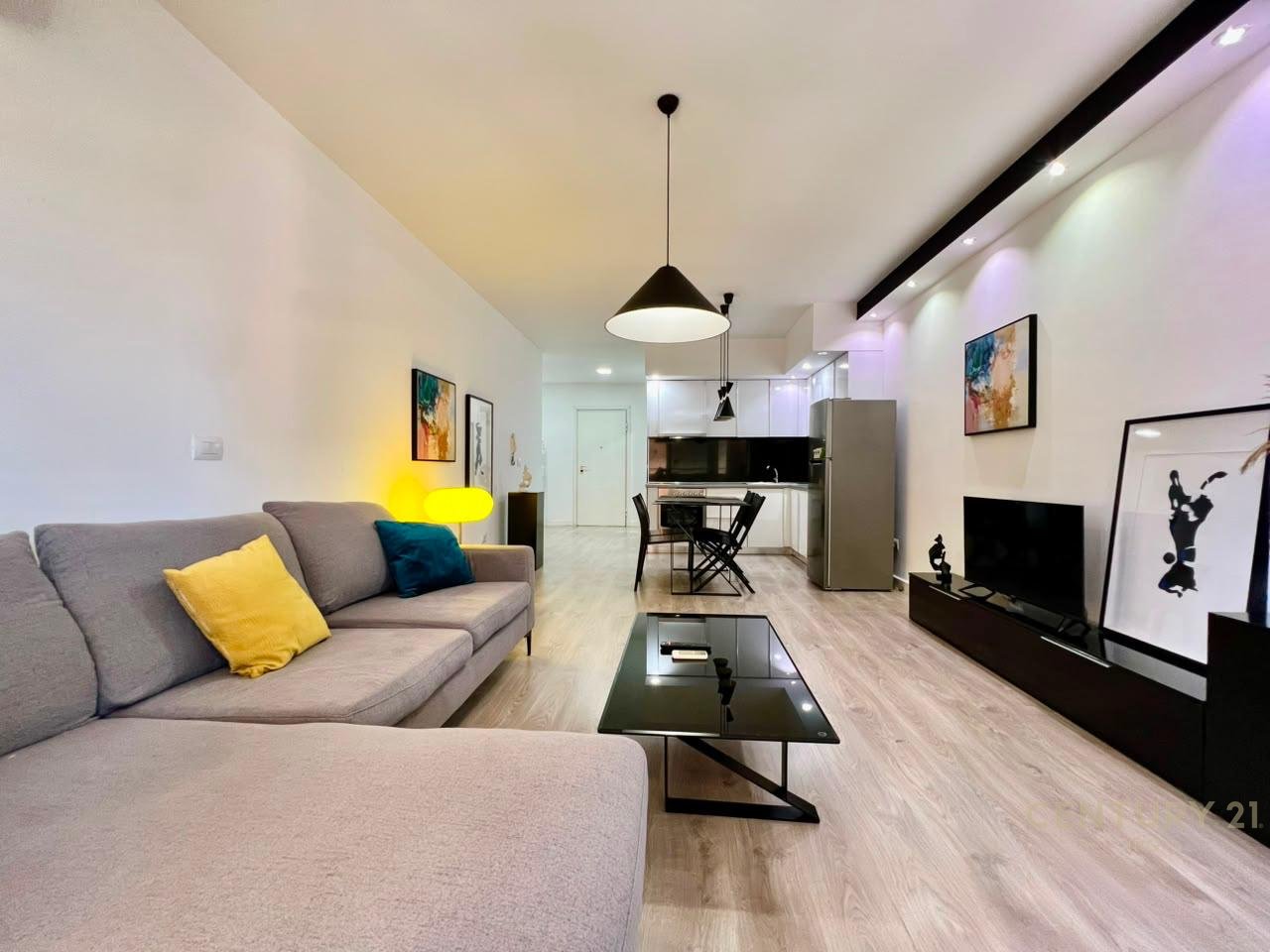 QIRA, APARTAMENT MODERN 1️⃣➕1️⃣, RRUGA KAVAJËS‼️