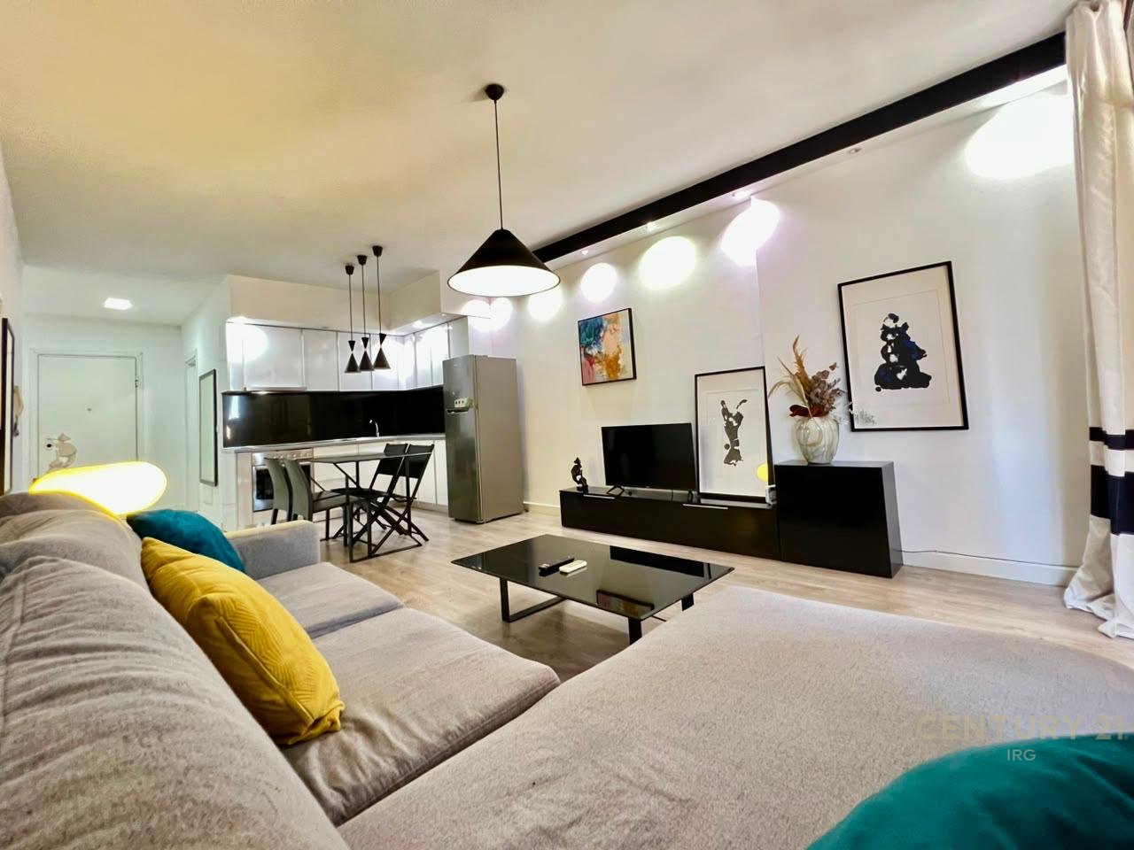 QIRA, APARTAMENT MODERN 1️⃣➕1️⃣, RRUGA KAVAJËS‼️