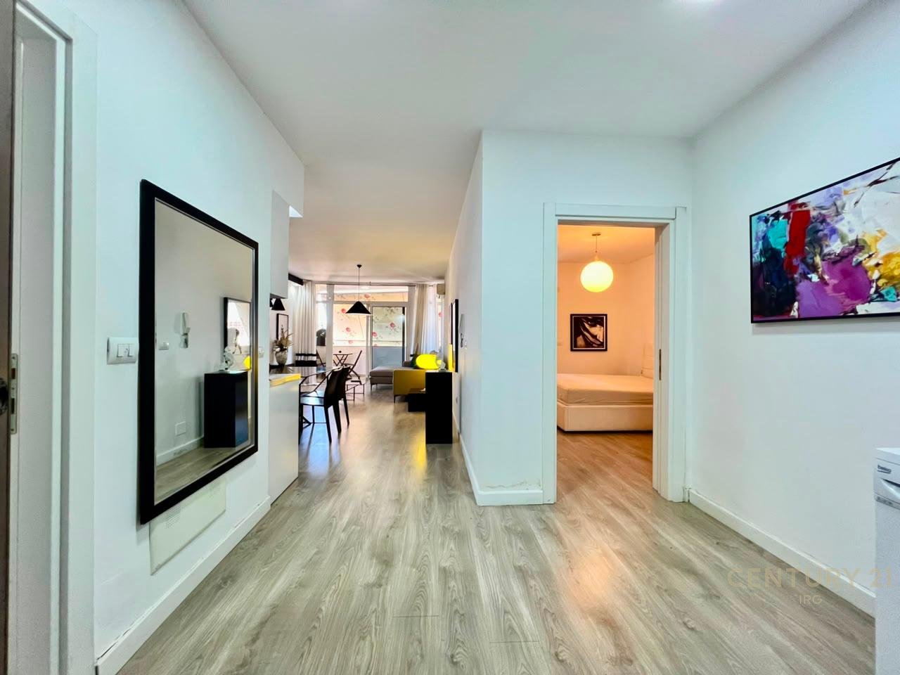 QIRA, APARTAMENT MODERN 1️⃣➕1️⃣, RRUGA KAVAJËS‼️