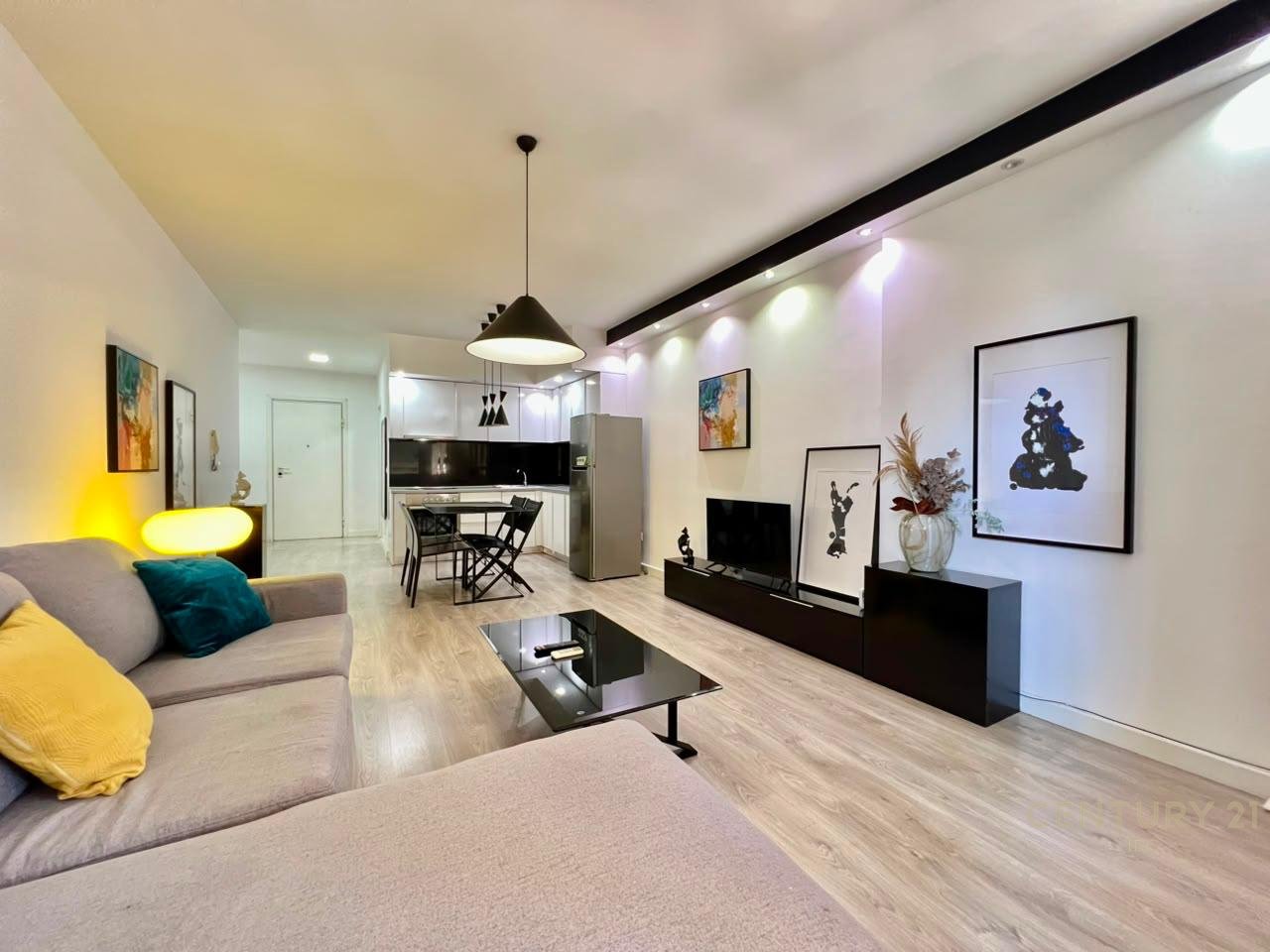 QIRA, APARTAMENT MODERN 1️⃣➕1️⃣, RRUGA KAVAJËS‼️