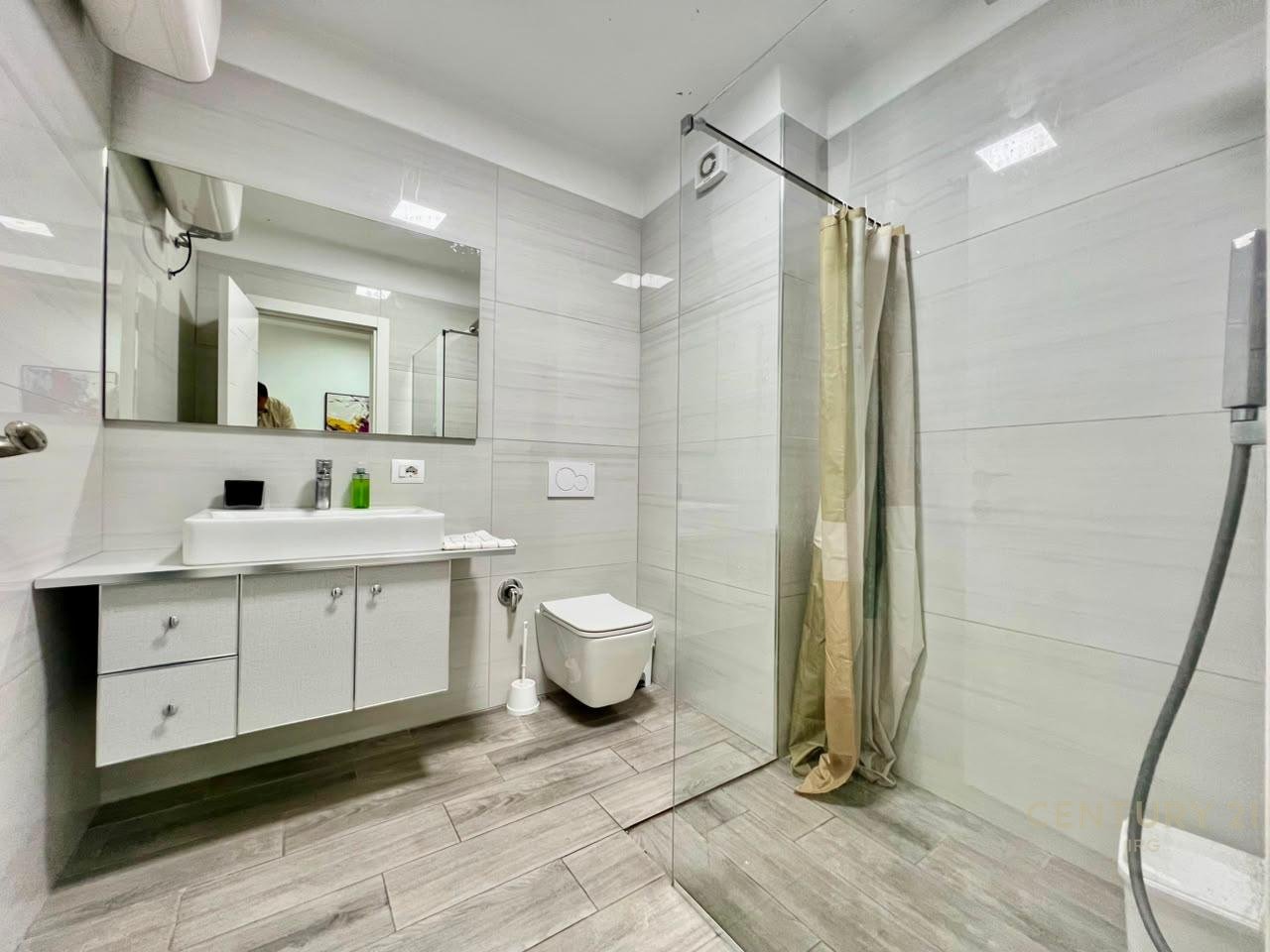 QIRA, APARTAMENT MODERN 1️⃣➕1️⃣, RRUGA KAVAJËS‼️