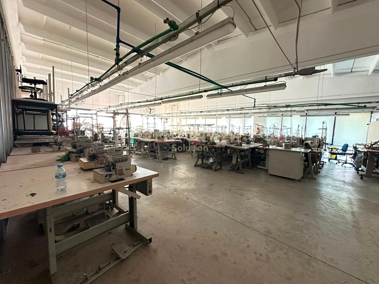 INDUSTRIAL WAREHOUSE FOR SALE IN KAMEZ !