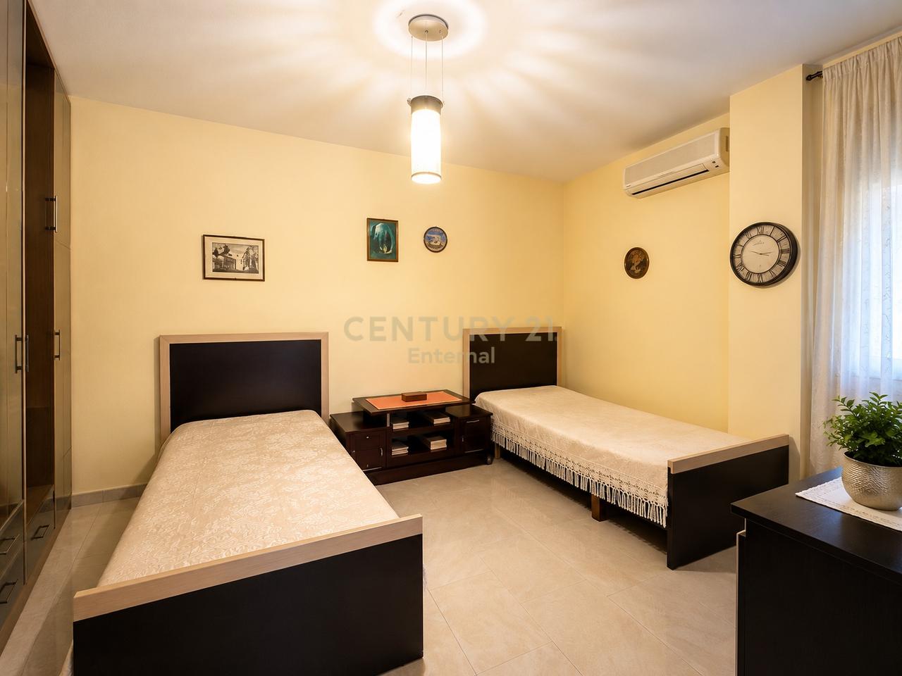 Rruga e Elbasanit - Shitet 3+1+2 + Post Parkimi 320,000€ | 125 m²