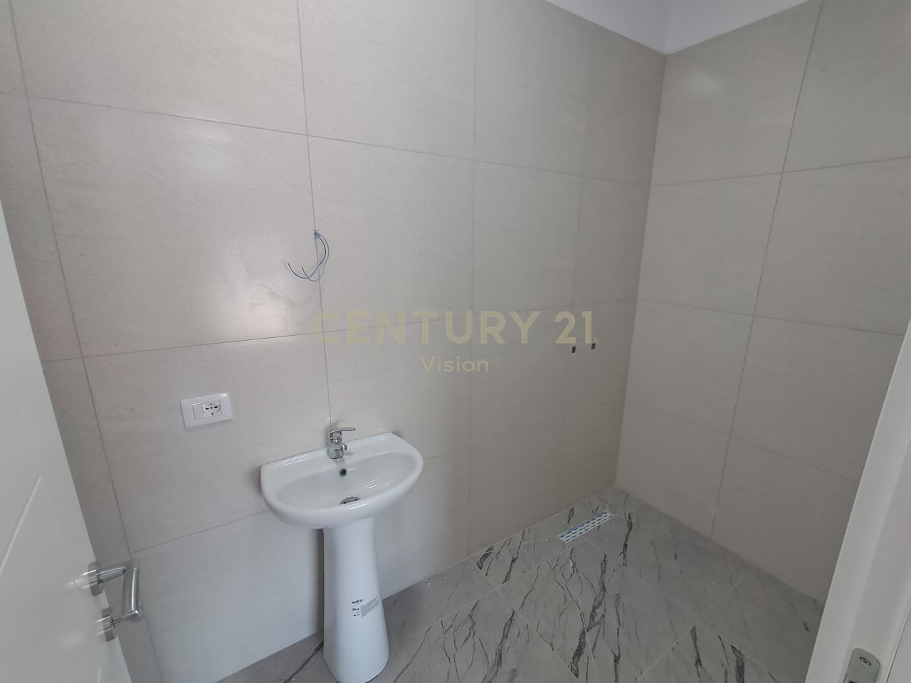 Apartment 3+1+3+ 2 balconies for sale, near Arres se Madhe, Shkoder - 135 m2