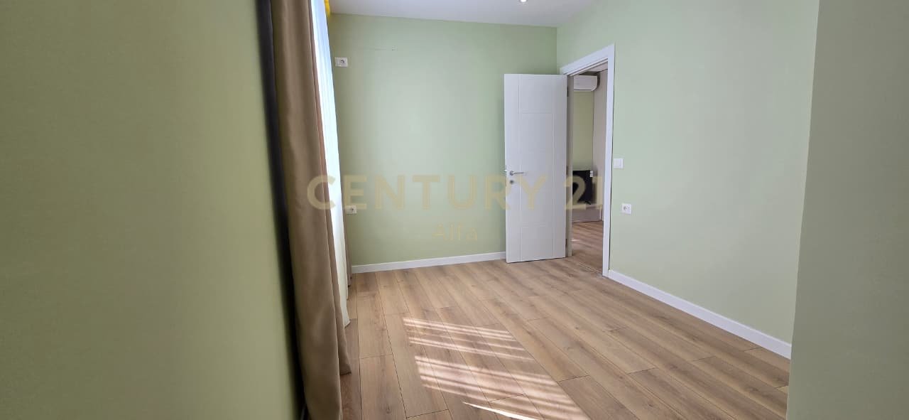 Shitet Apartament 2+1 tek Myslym Shyri