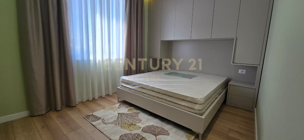 Shitet Apartament 2+1 tek Myslym Shyri
