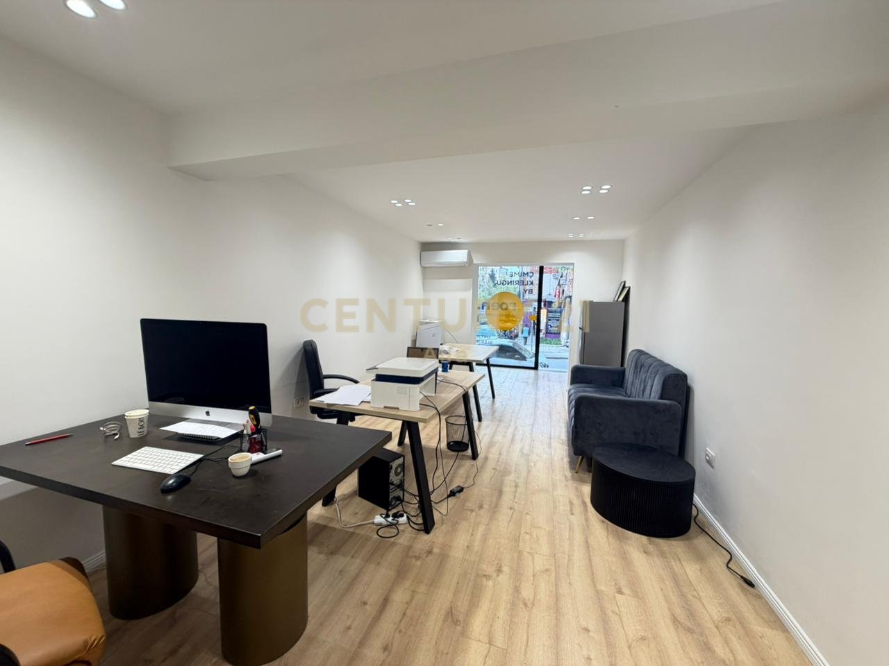 AFFITTO, AMBIENTE 30 m² PIANO 0, VICINO ALLA VIA KOSOVARËVE‼️