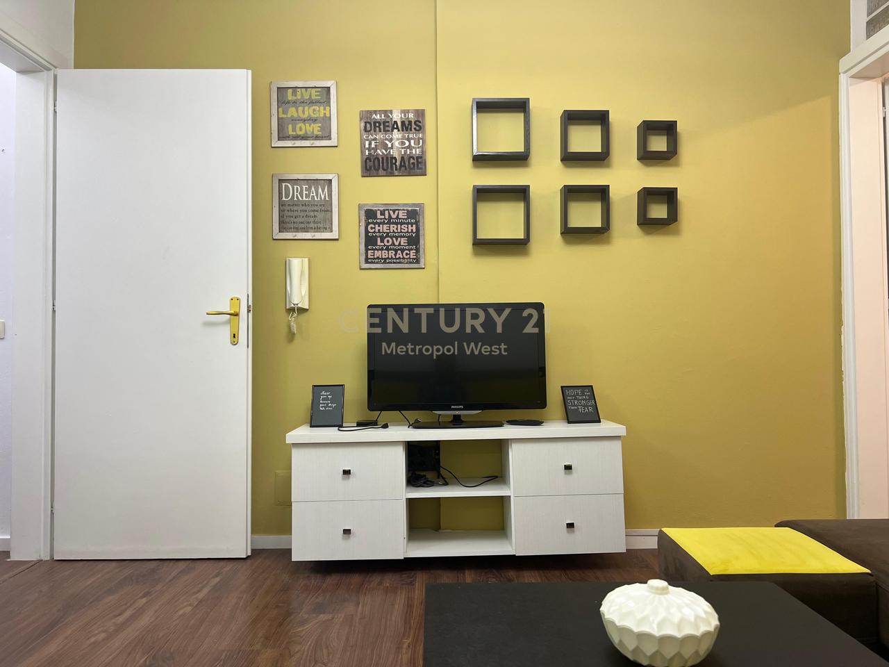 Tabakëve Mosque, 1+1 Apartment for rent