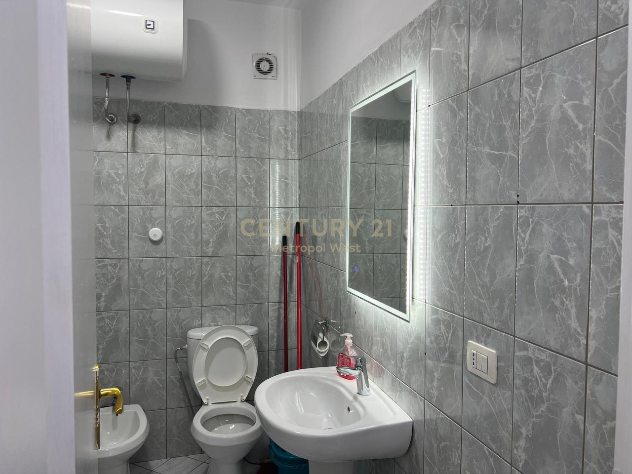 Tabakëve Mosque, 1+1 Apartment for rent