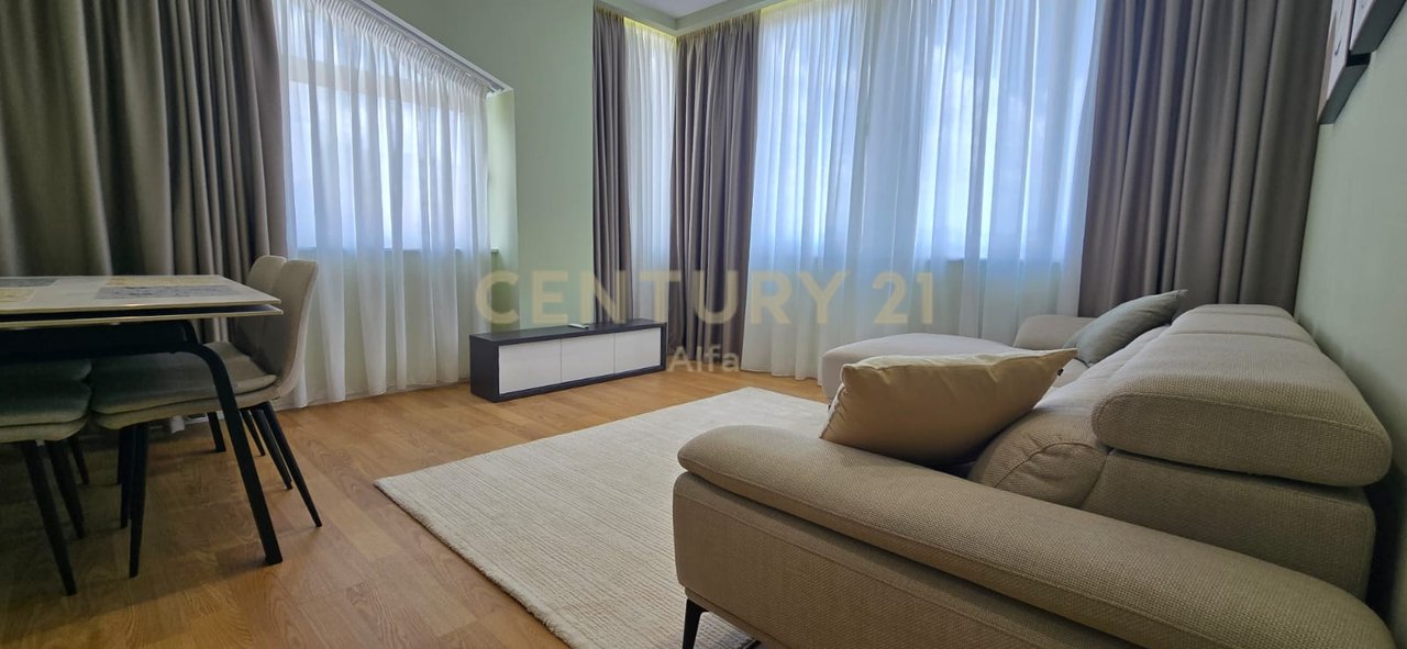 Shitet Apartament 2+1 tek Myslym Shyri