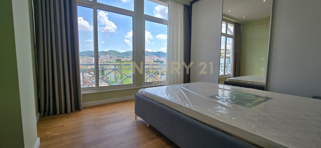 Shitet Apartament 2+1 tek Myslym Shyri